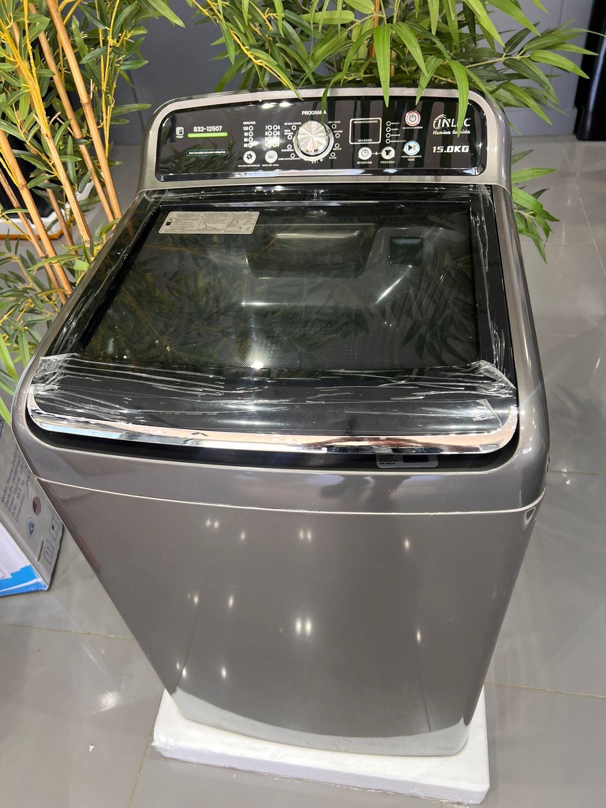 Lavadora automática Inlec de 33 libras